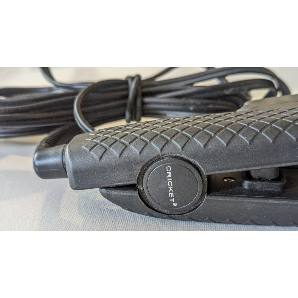 Cricket Ceramic Straightening Iron Cricket Swivel Handle *Works